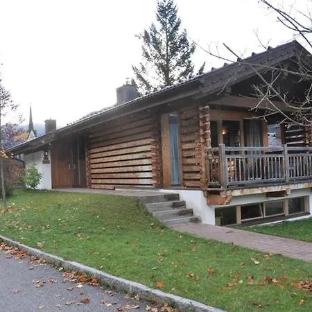 Schoeneben Schneerose Wald im Pinzgau